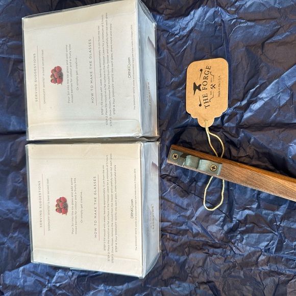 Ice glasses with a bottle opener - Picture 2 of 2